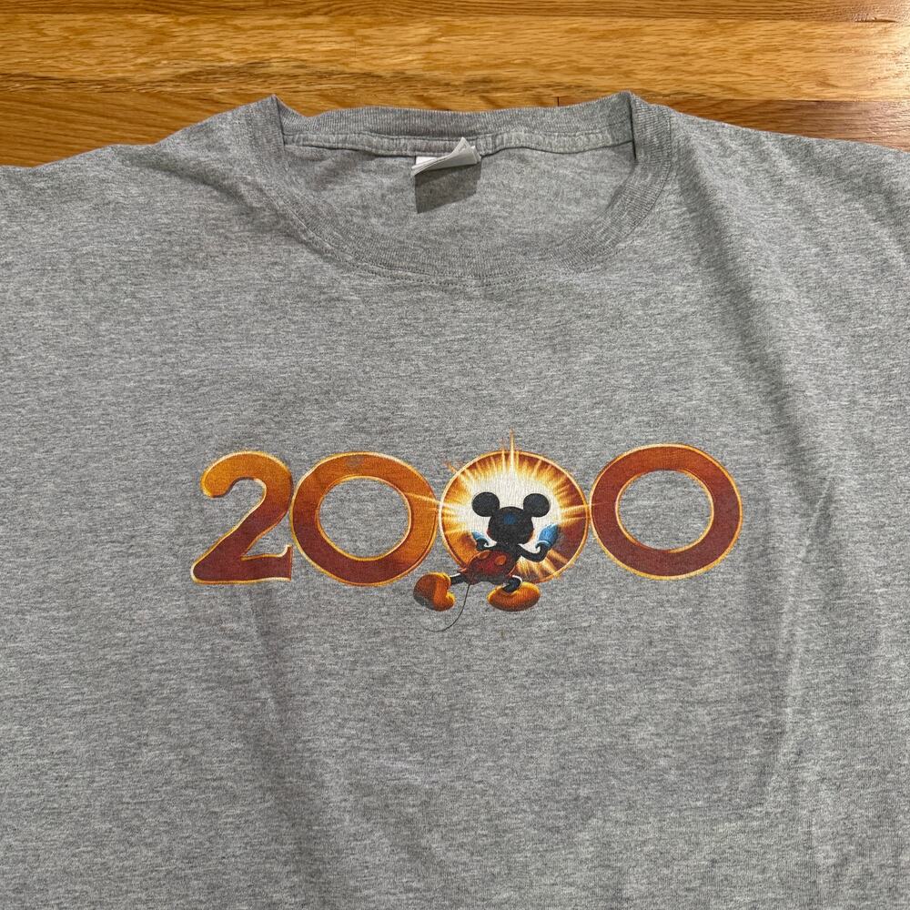 Vintage Disney T-Shirt Y2K Millennium 2000 Mickey Mens XL Grey Short Sleeve